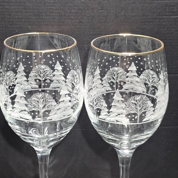 2 Libbey PINES Wine Glasses 10oz Winter Scene white decal gold rim Arbys Lynns - Picture 2 of 11